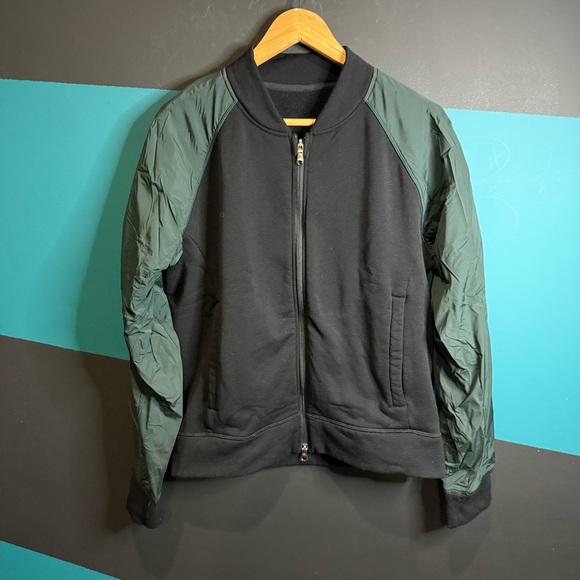 Lululemon Athletica Black and Green Bomber Jacket - Picture 4 of 11